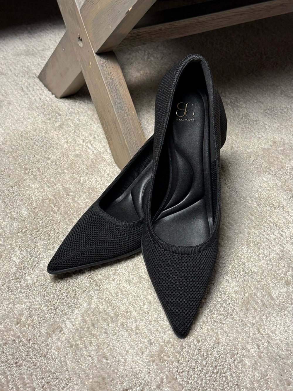 NWOT Black Pointed Knit Pumps with Cushioned Support